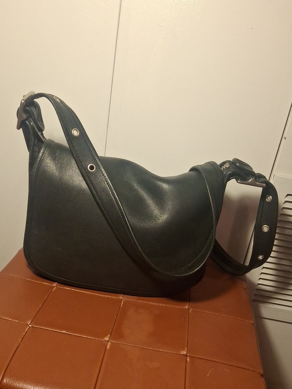 Coach vintage Black Leather Saddle  Classic Shoulder Design